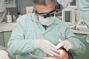 Read more about the article Denture chipped tooth